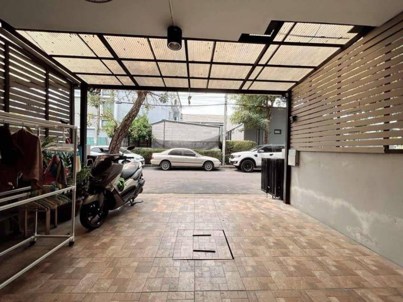 ทาวน์เฮาส์ 4600000 กรุงเทพมหานคร เขตลาดพร้าว จรเข้บัว